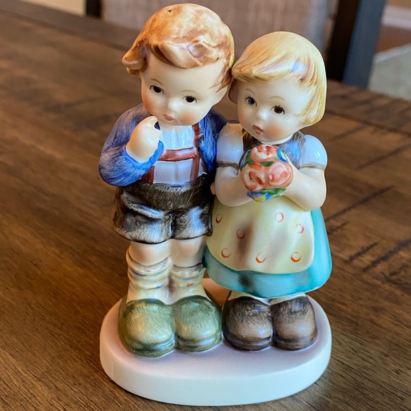 We Congratulate Hummel - Picture 2 of 8